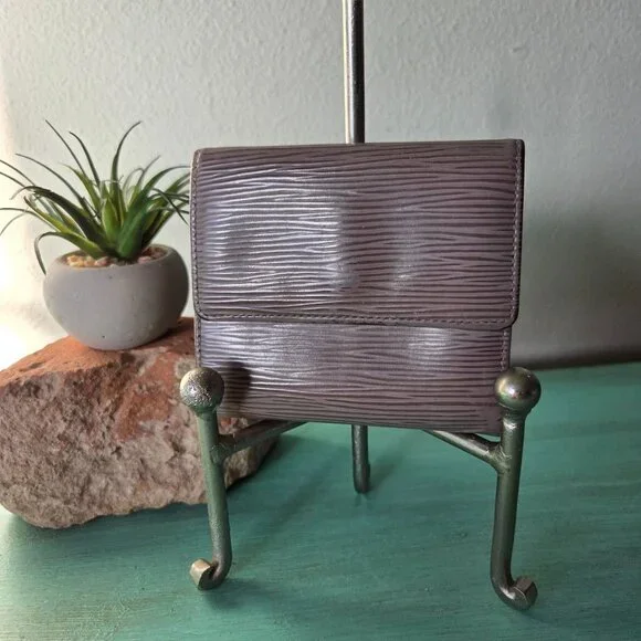 Louis Vuitton Epi compact🩶 - Picture 4 of 8